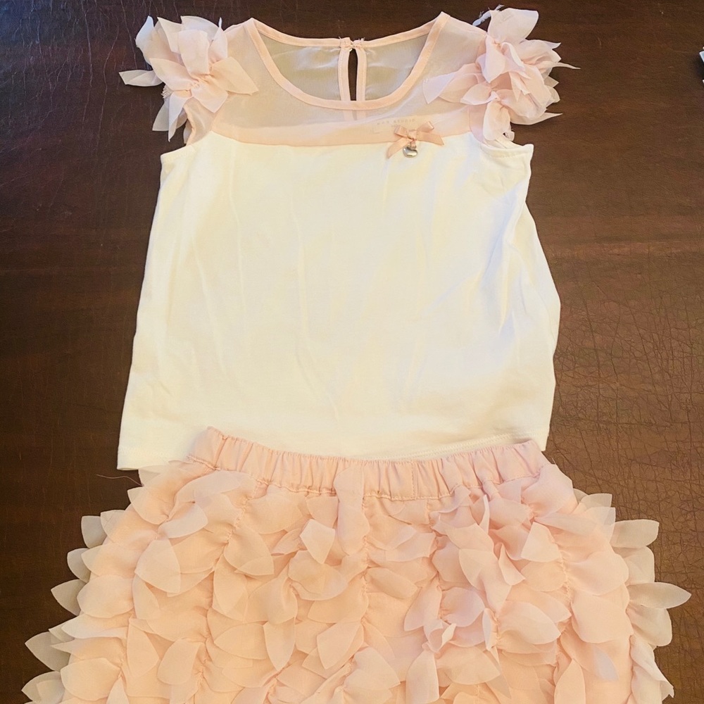 Adorable flouncy outfit pale pink & white